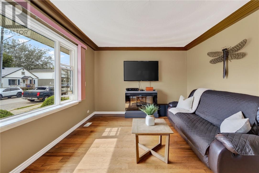 552 Pine Street - 12