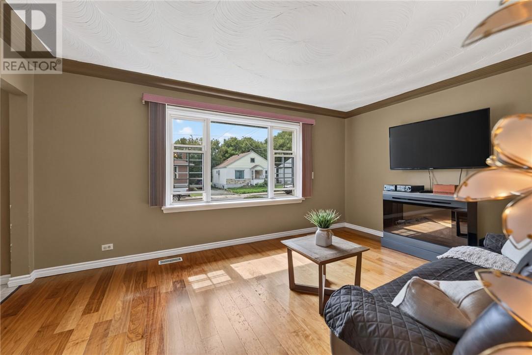 552 Pine Street - 14