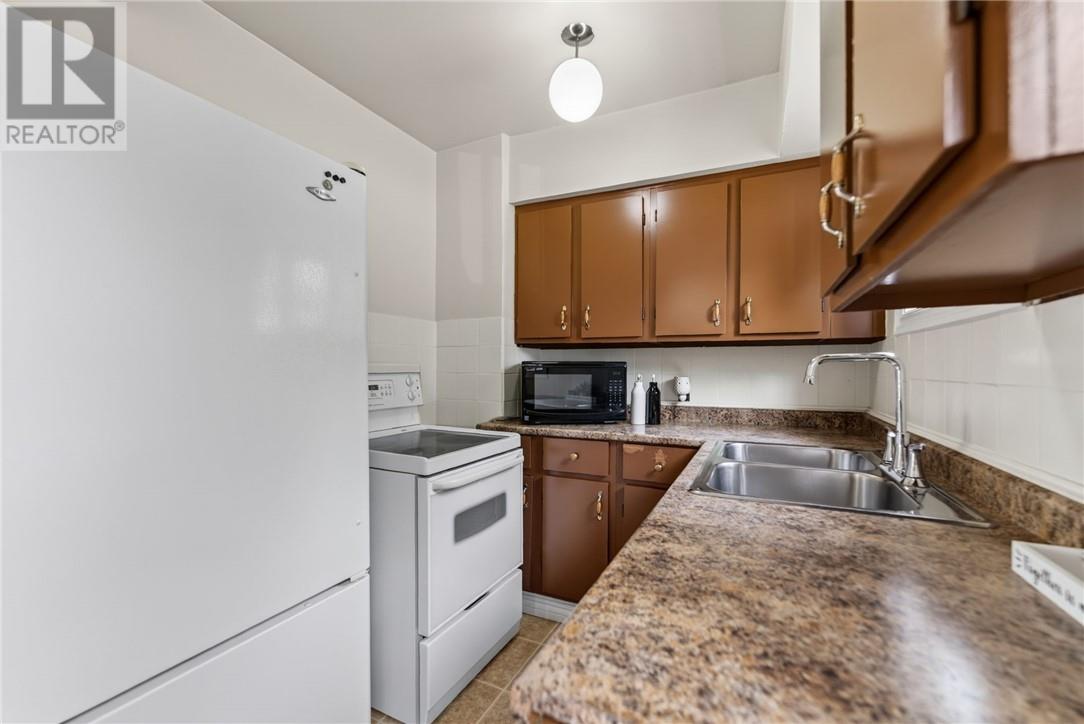 552 Pine Street - 15