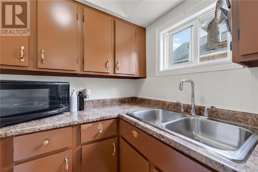 552 Pine Street - Image 17