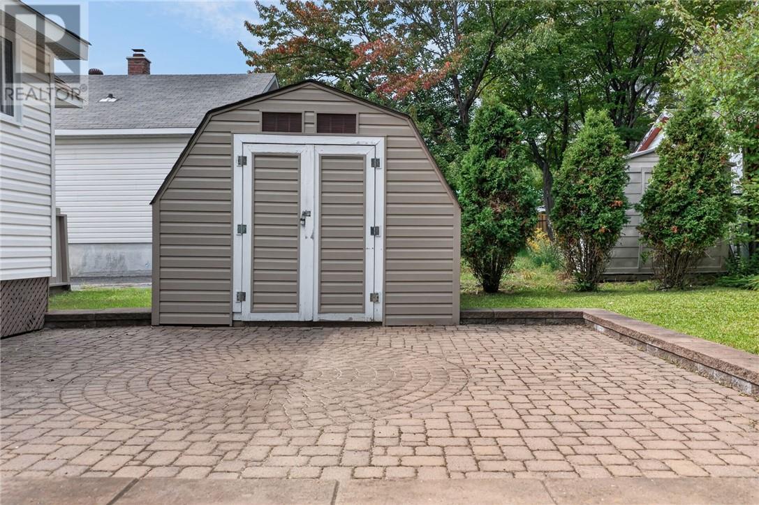 552 Pine Street - Image 36