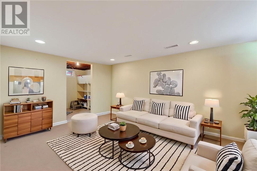 552 Pine Street - 51
