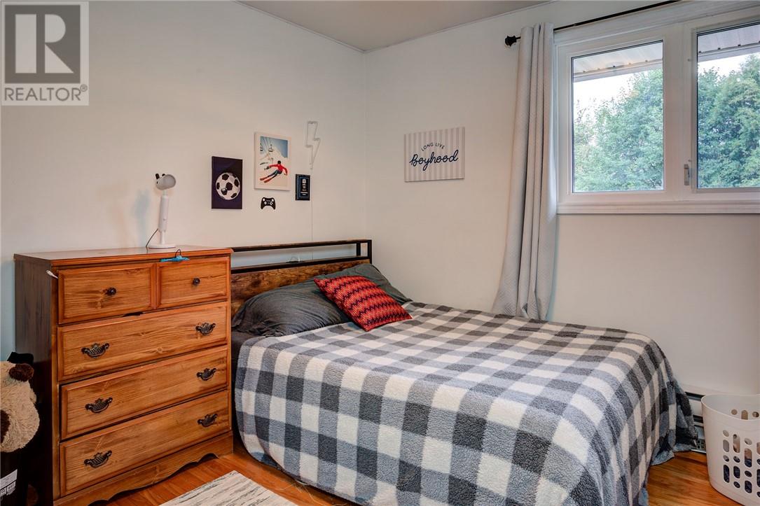 697 Camelot Drive - 17