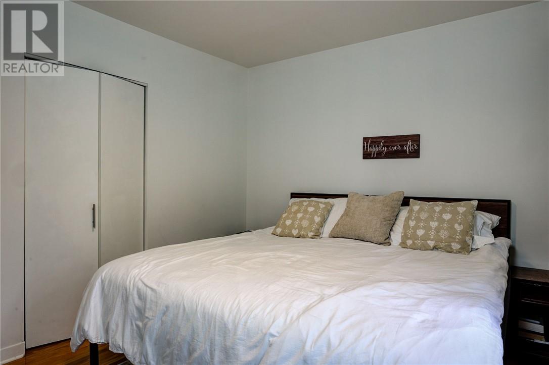 697 Camelot Drive - 21