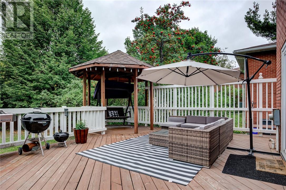 697 Camelot Drive - 7