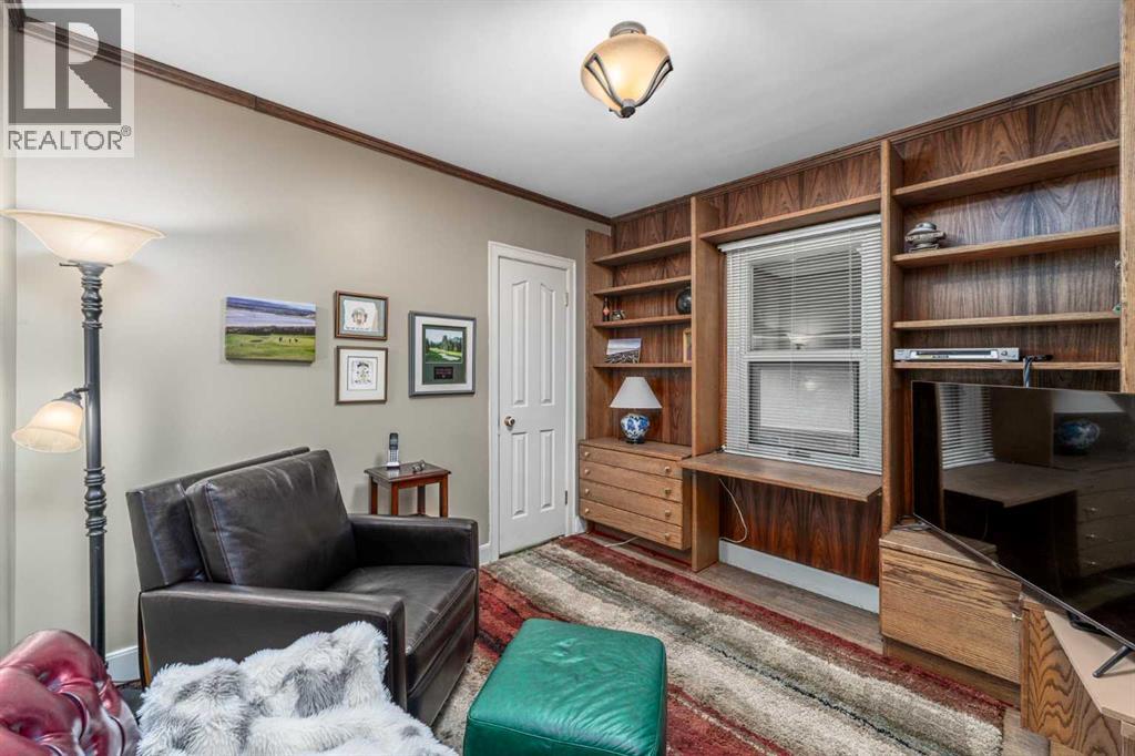 525 Alexander Crescent NW - 19