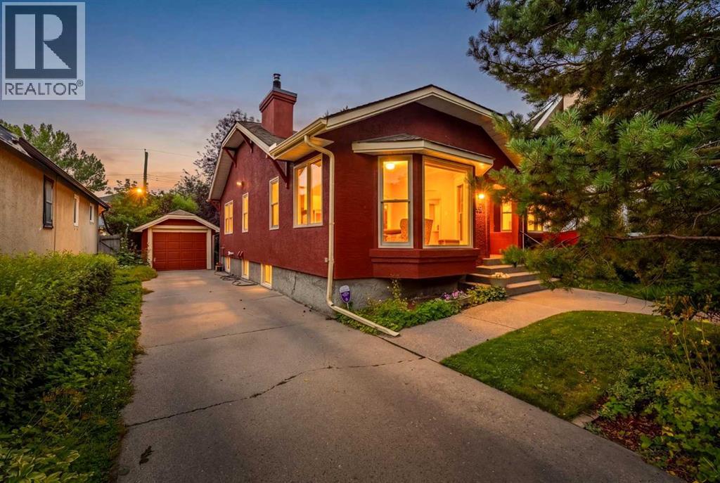525 Alexander Crescent NW - 2