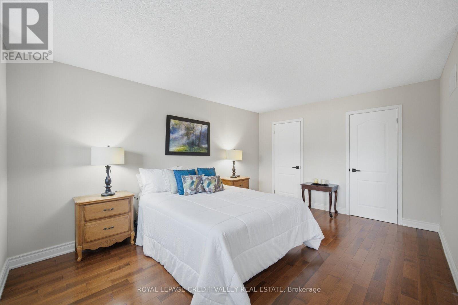 8 LIVINGSTON DRIVE - 19