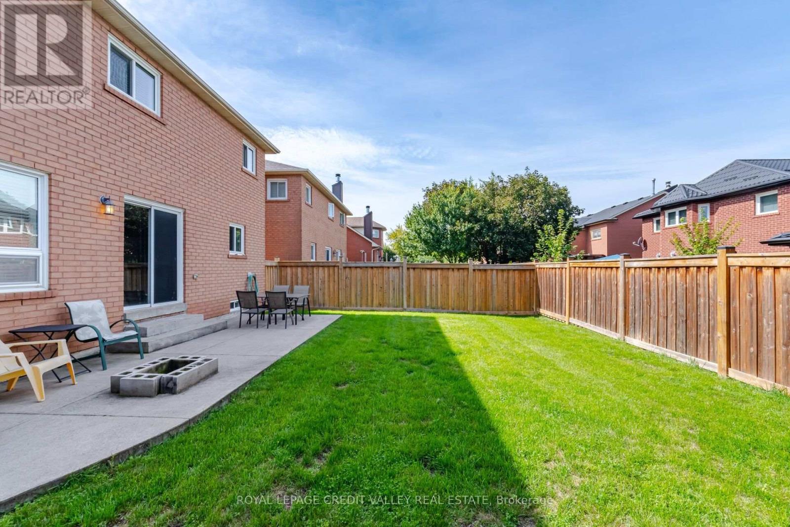 8 LIVINGSTON DRIVE - 38