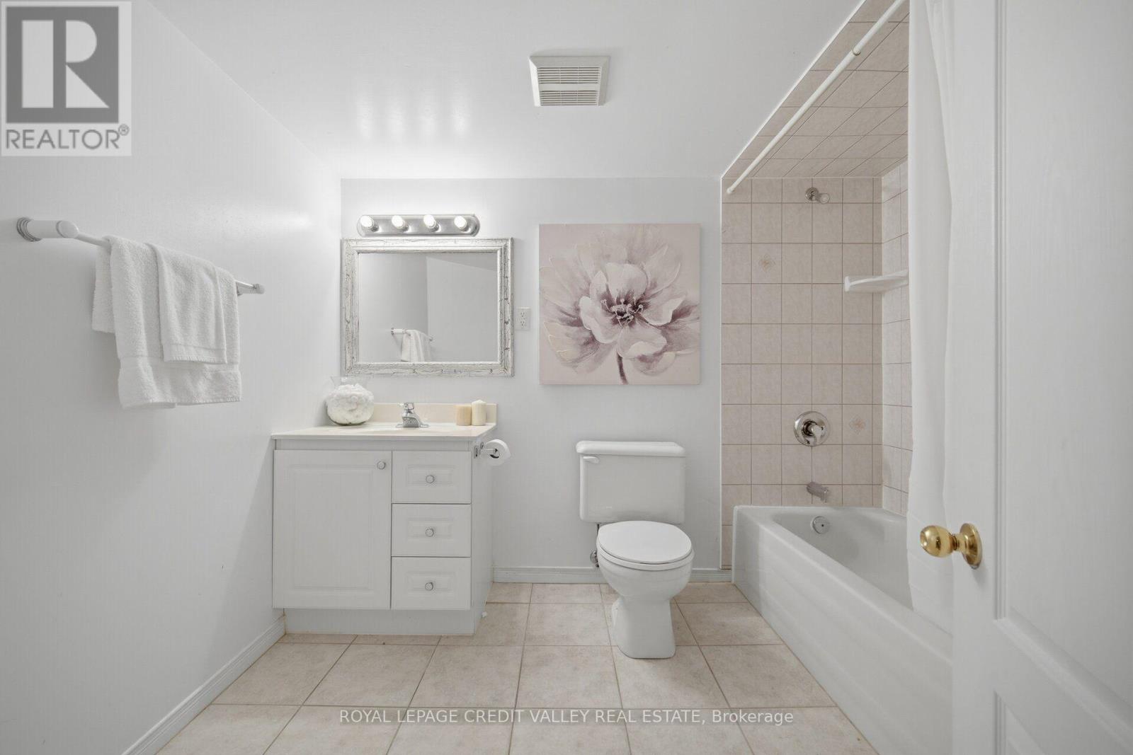 8 LIVINGSTON DRIVE - Image 35