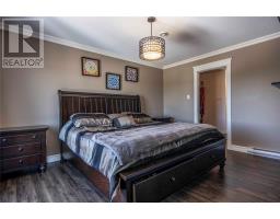 84 Farm Road thumbnail 16
