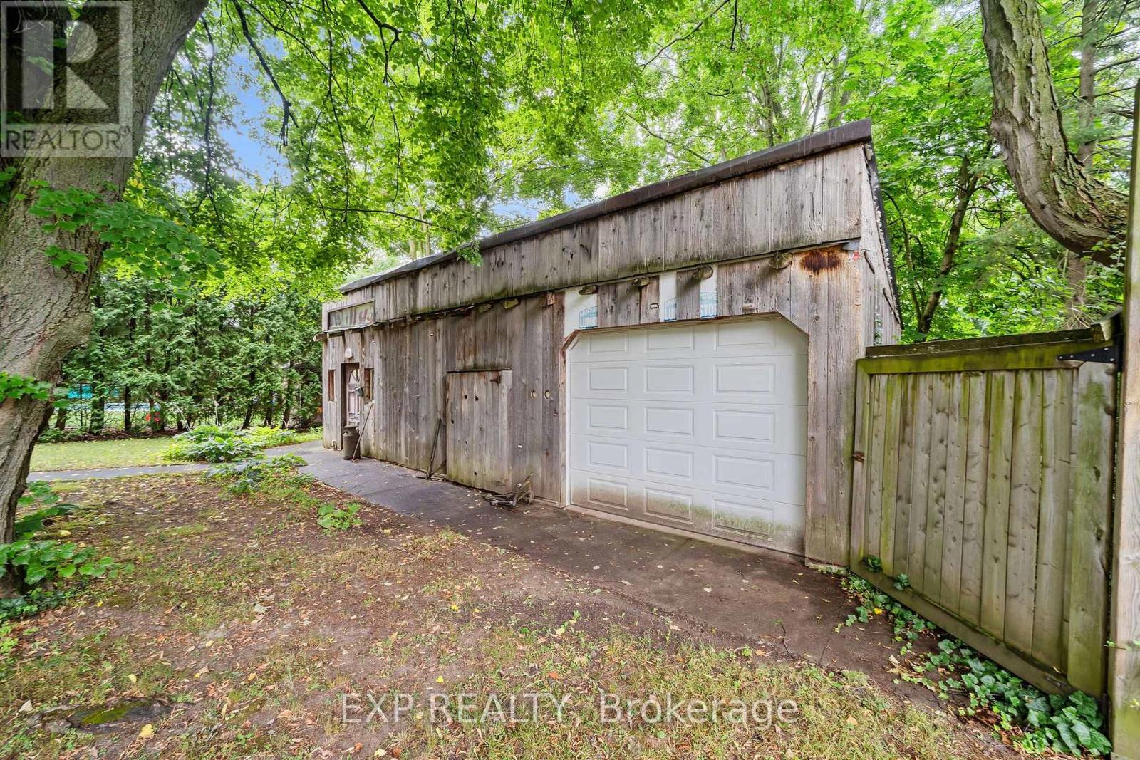 42 QUEEN MARY CRESCENT - Image 29