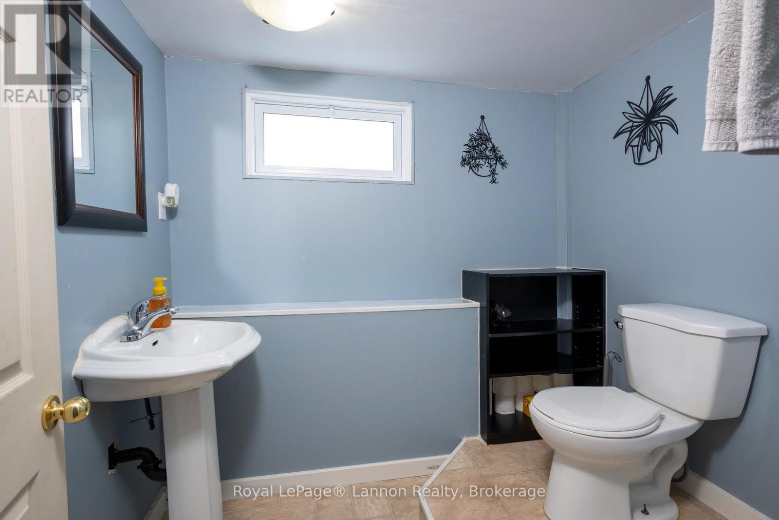 368 MCINTYRE STREET N - Image 23