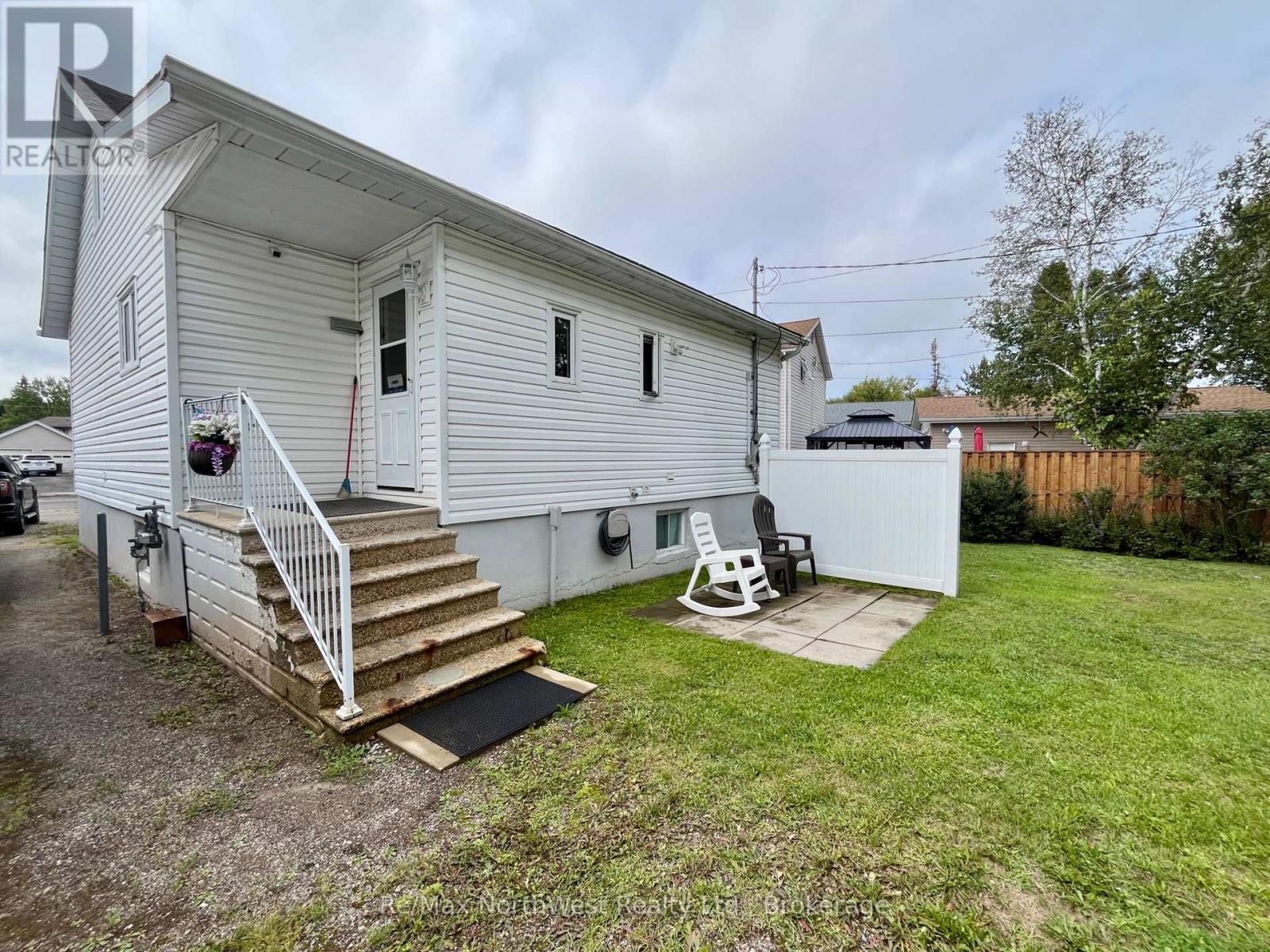 10 SPRUCE ROAD, Atikokan — photo 2