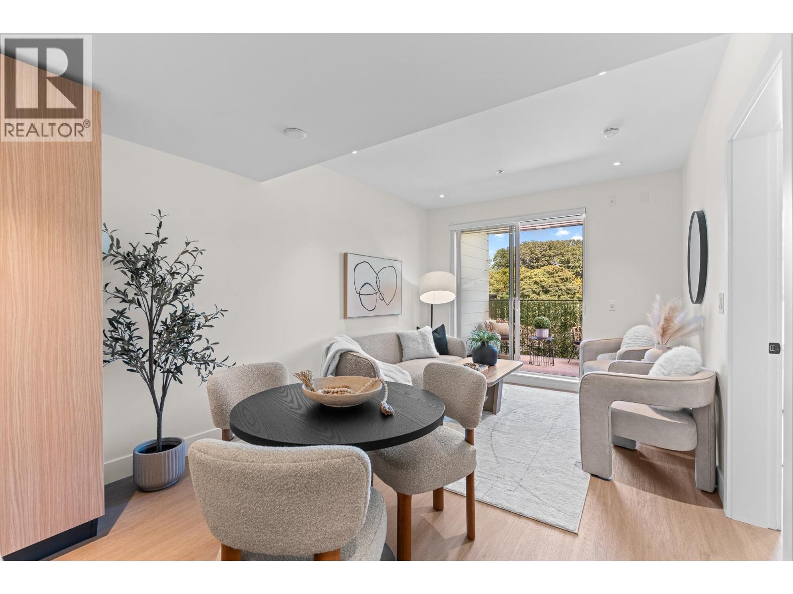 410 2235 E BROADWAY, Vancouver - Image 1