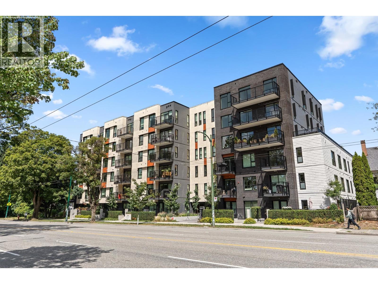 410 2235 E BROADWAY, Vancouver - Image 1