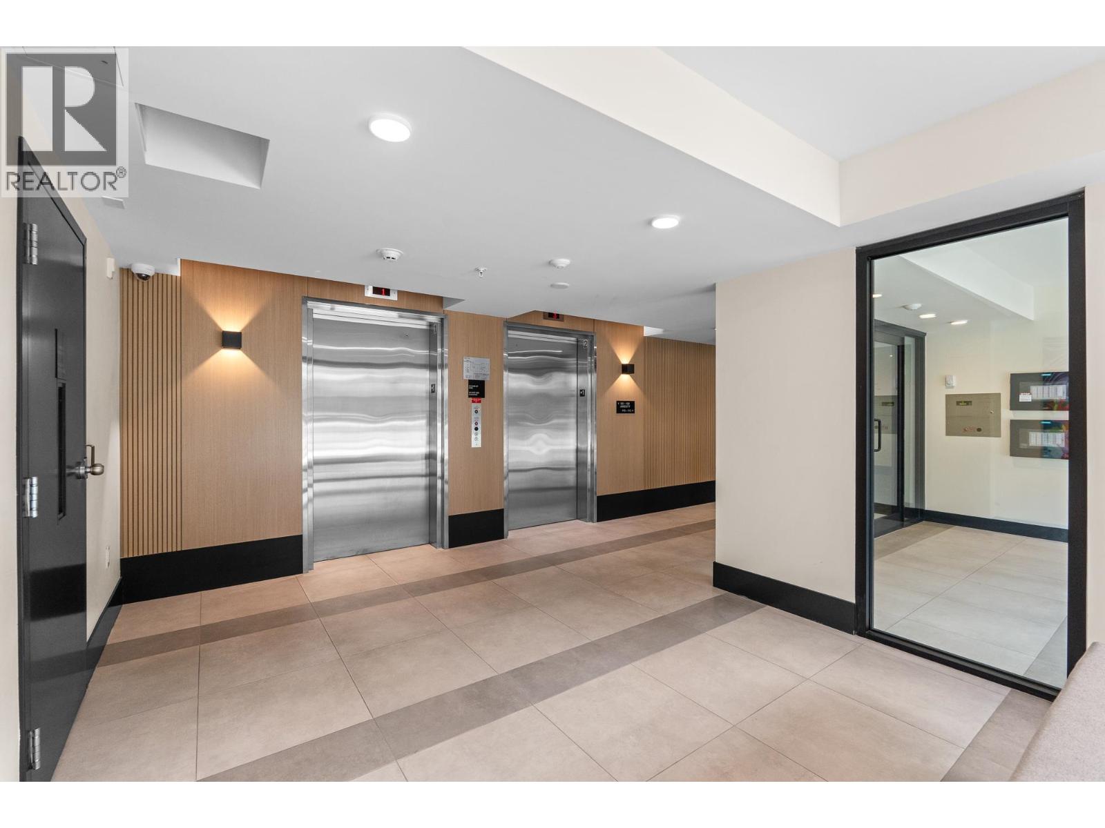 410 2235 E BROADWAY, Vancouver - Image 1