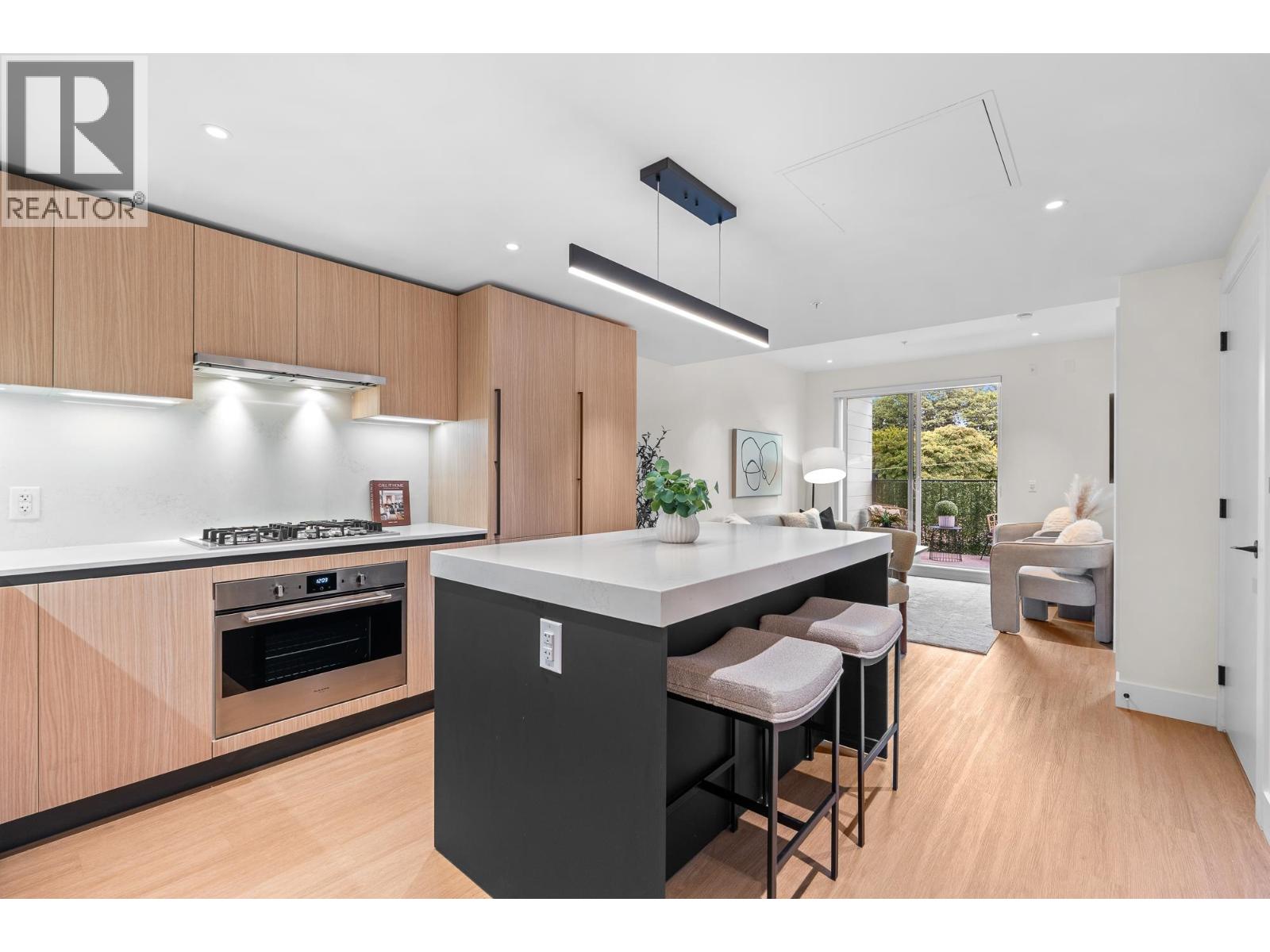 410 2235 E BROADWAY, Vancouver - Image 1