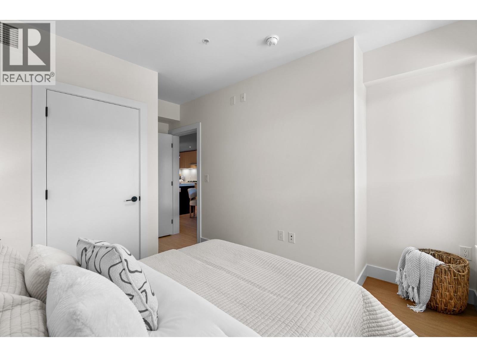410 2235 E BROADWAY, Vancouver - Image 1
