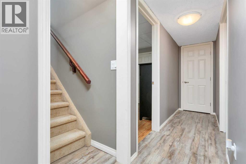 Listing photo – 8 Hansen Close, Sylvan Lake