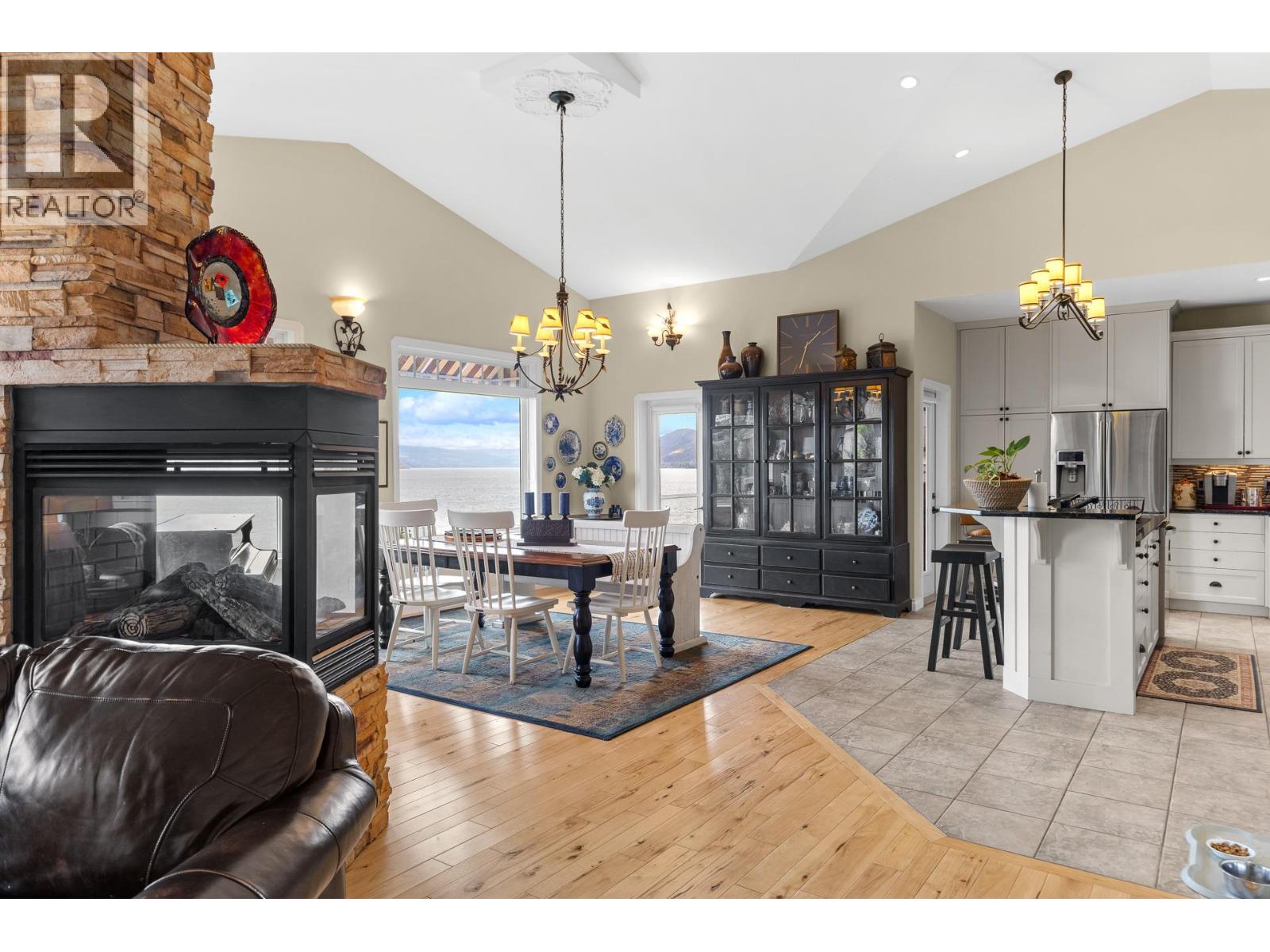 6447 Renfrew Road - 10