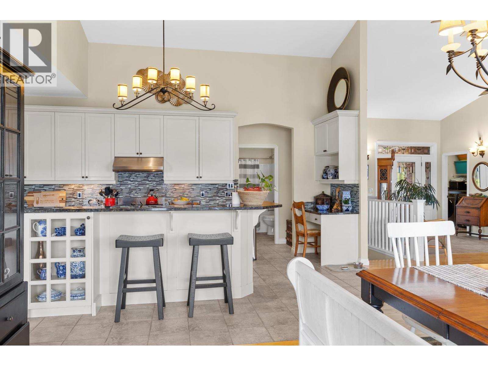 6447 Renfrew Road - 12