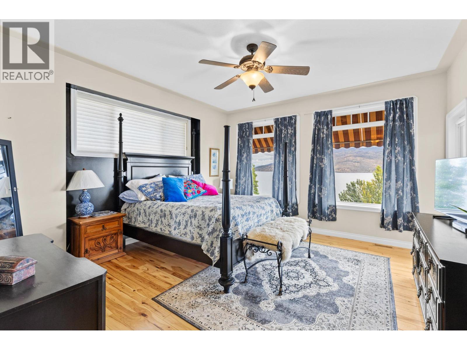 6447 Renfrew Road - 25