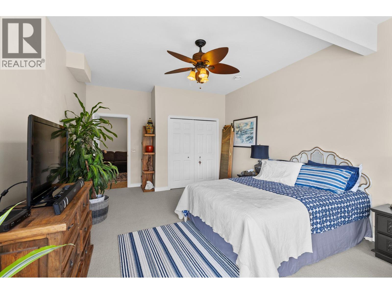 6447 Renfrew Road - 39