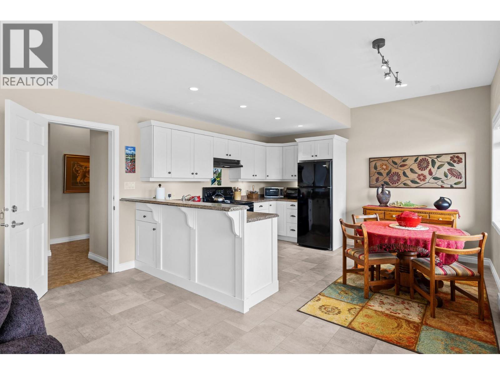 6447 Renfrew Road - 40