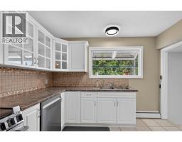 Dining room - 1710 Hollywood Road S, Kelowna, BC V1X4P3 Photo 9