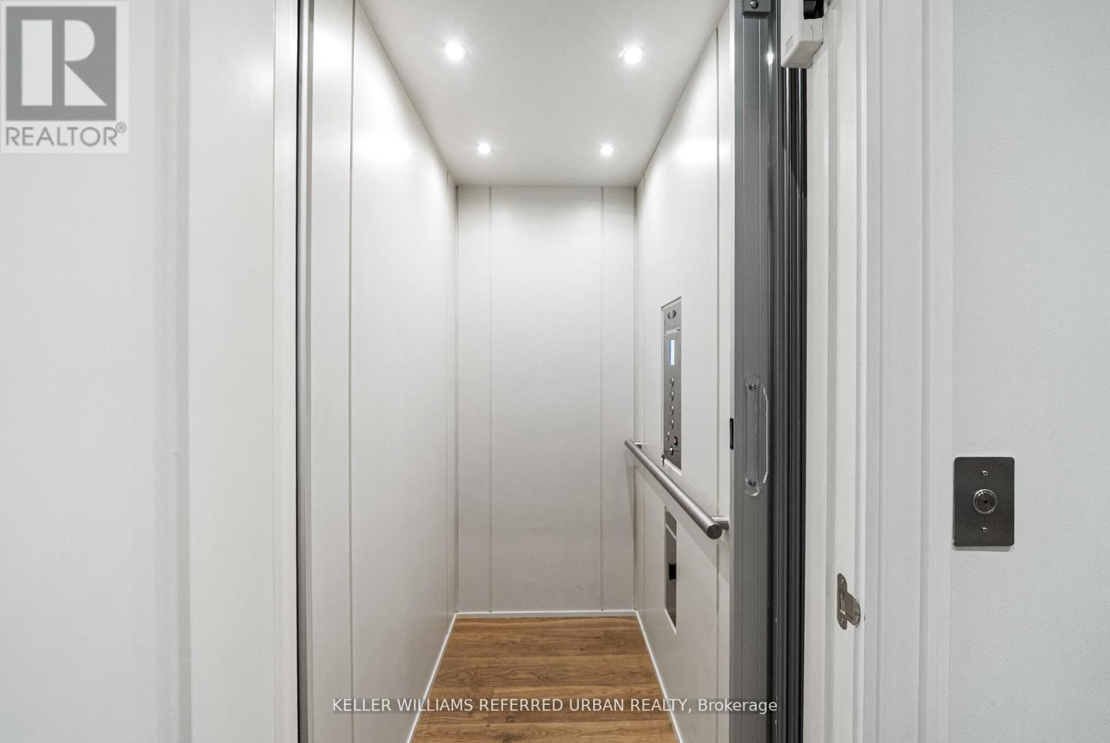 130 B FARNHAM AVENUE - 25