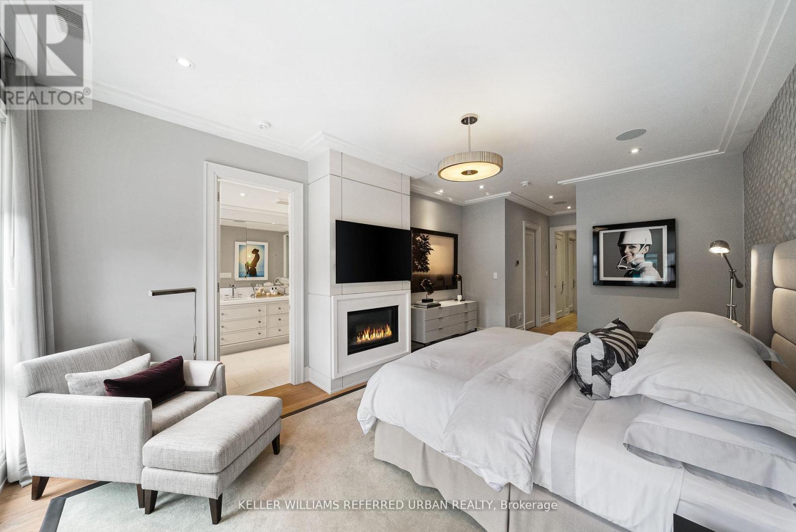 130 B FARNHAM AVENUE - 28