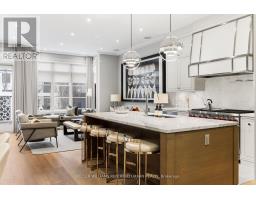 Family room - 130 B Farnham Avenue, Toronto, ON M4V1H4 Photo 12