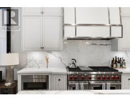 130 B Farnham Avenue, Toronto, ON M4V1H4 Photo 20