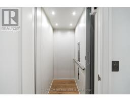 130 B Farnham Avenue, Toronto, ON M4V1H4 Photo 25