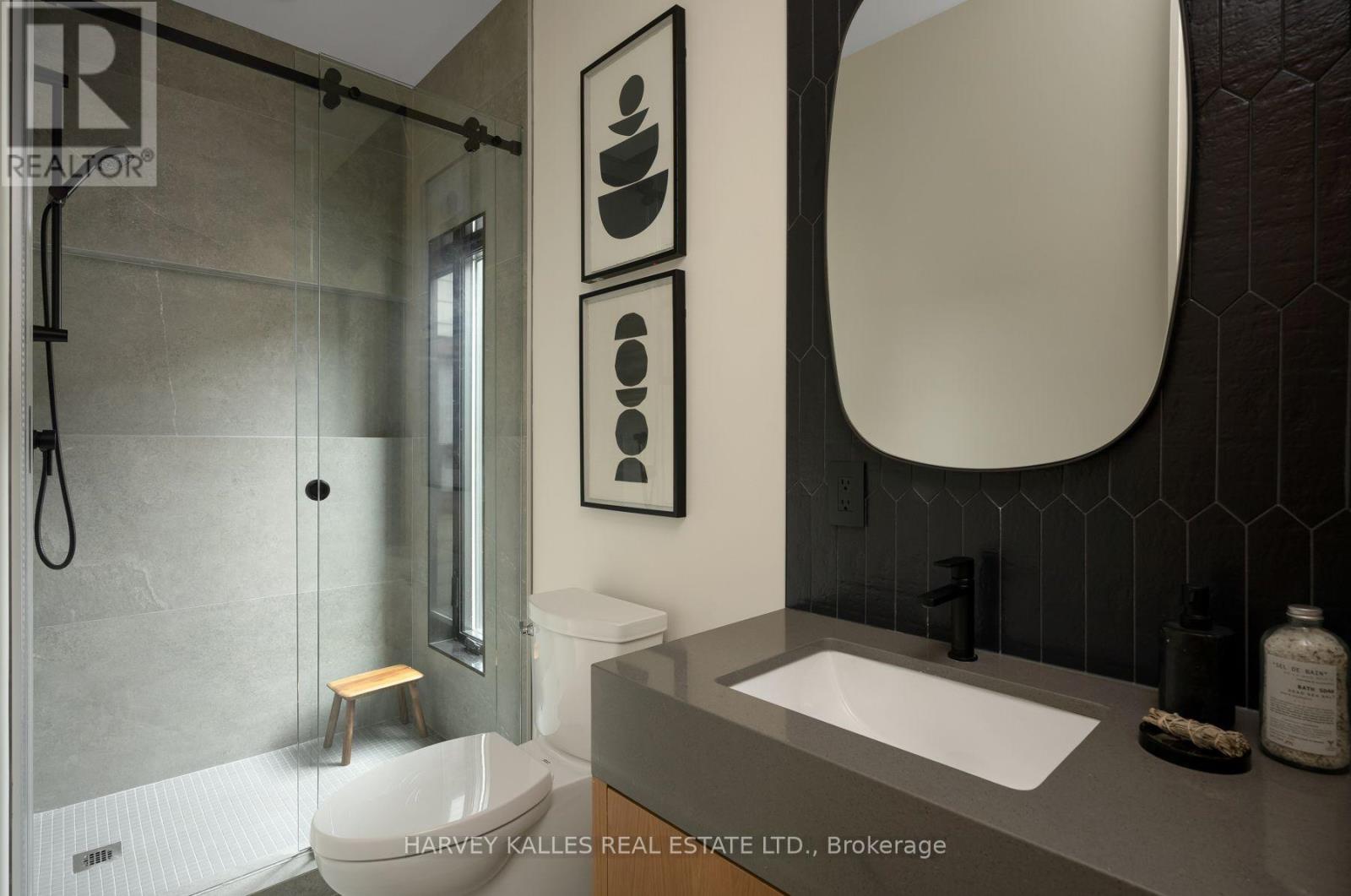 71 ROBERT STREET - 23