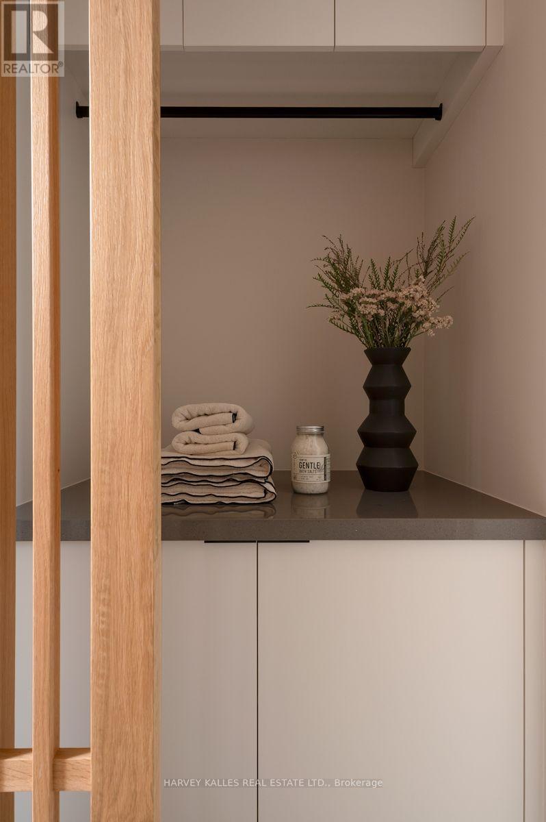 71 ROBERT STREET - 24