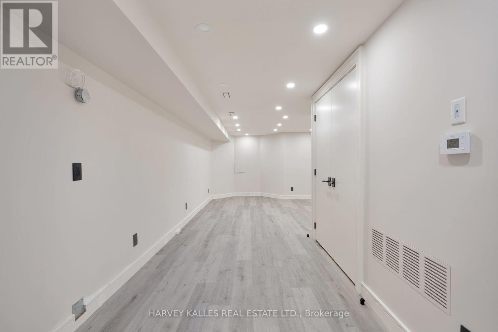 71 ROBERT STREET - 29