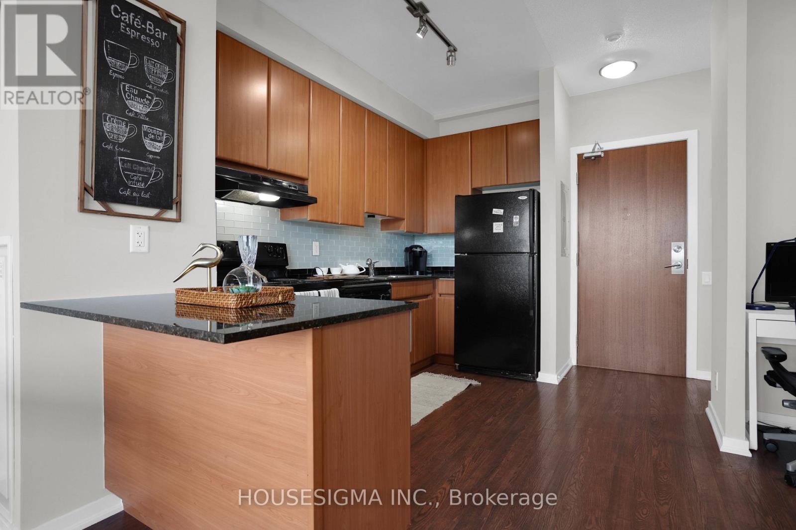 #515 30 CANTERBURY PLACE - 11