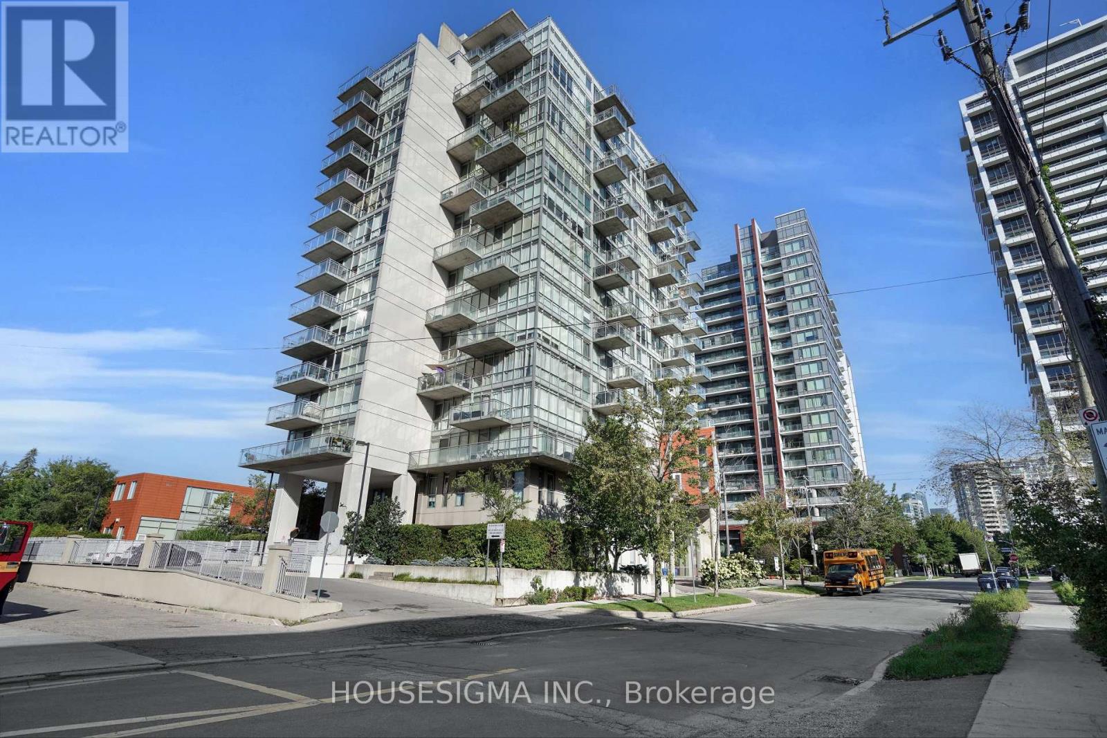 #515 30 CANTERBURY PLACE - 2