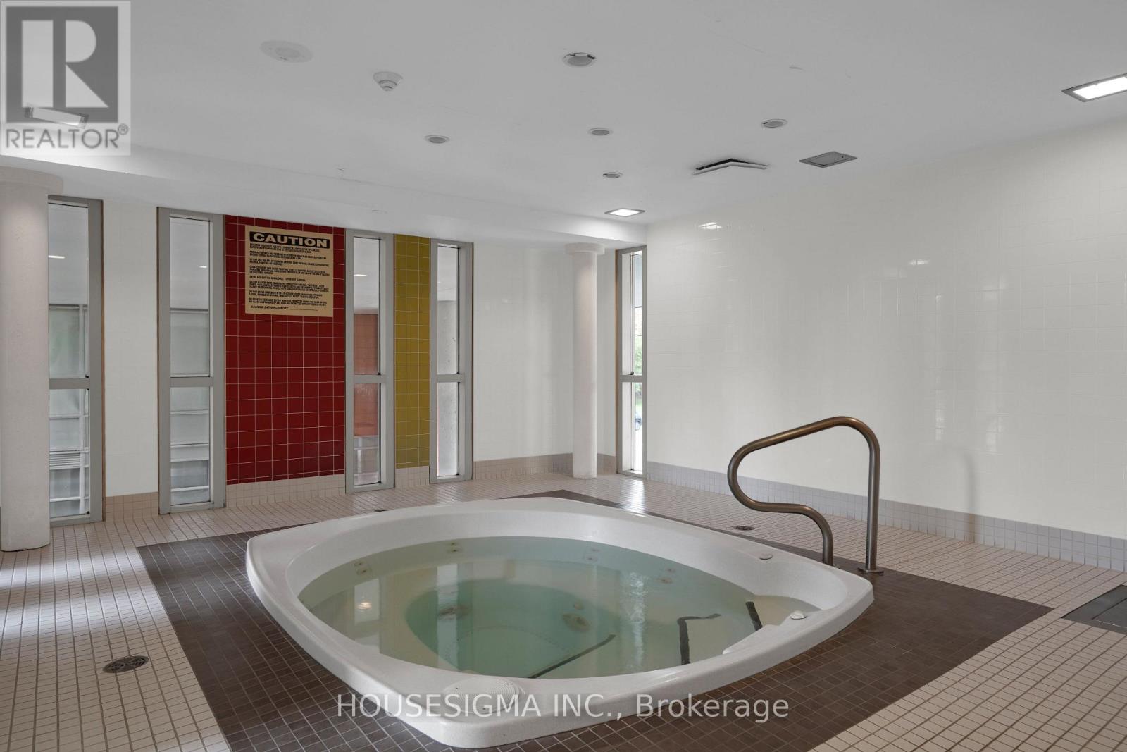 #515 30 CANTERBURY PLACE - 36