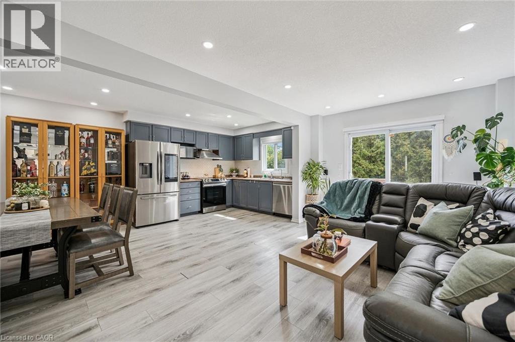 81 WINDALE Crescent — photo 3