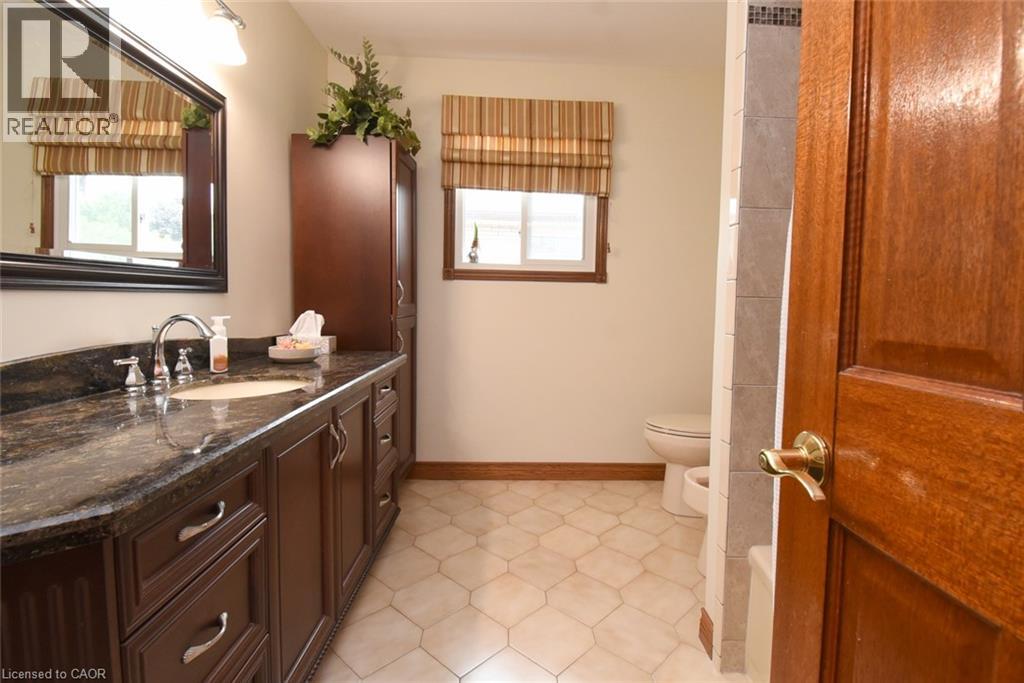 104 GLEN CANNON Drive - Image 32