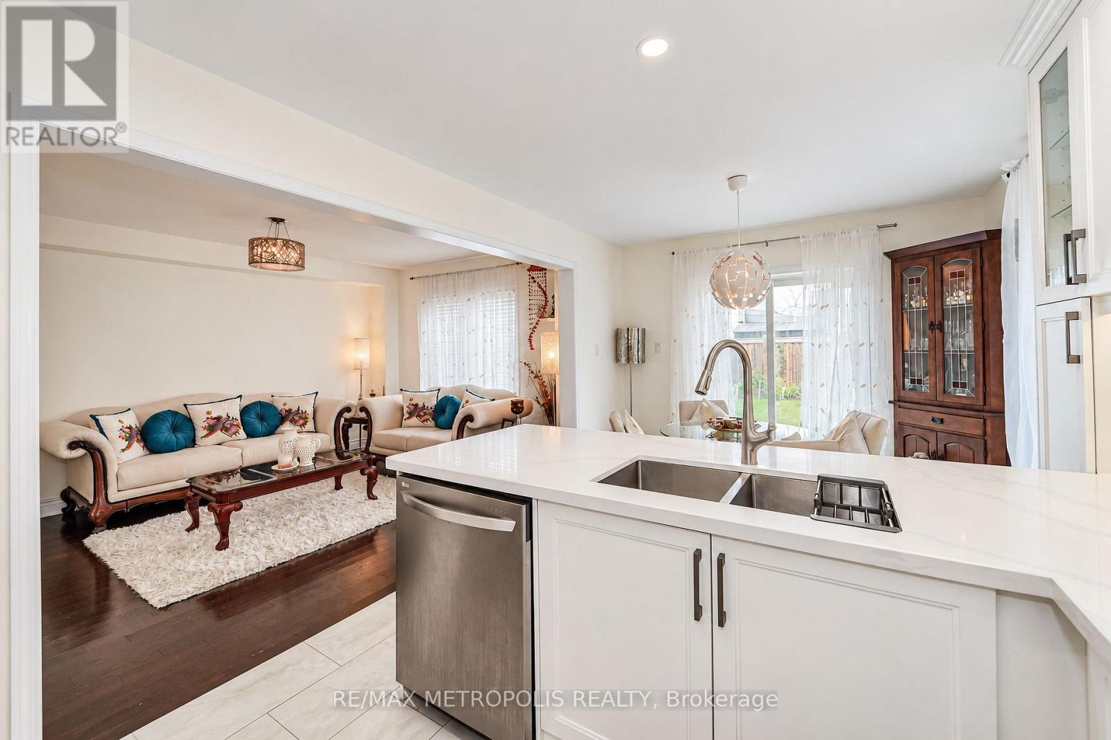 14 RICHARD DAVIES CRESCENT - Image 30