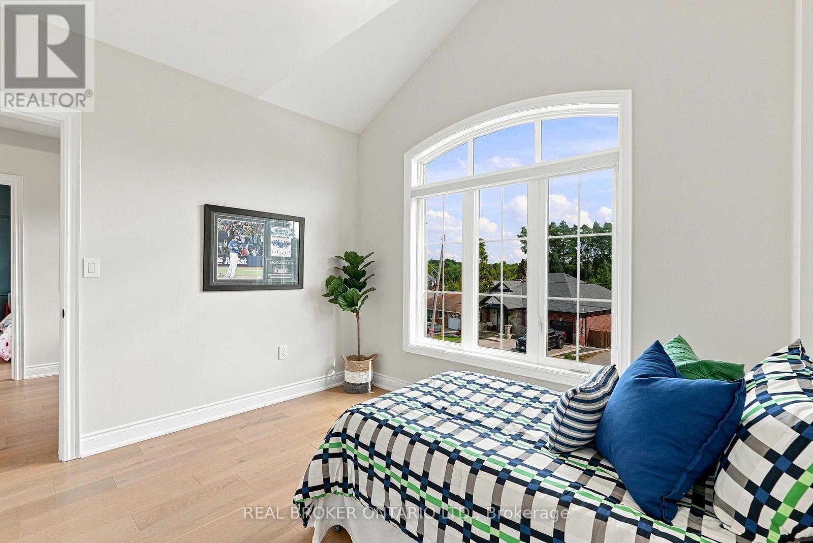 24 CEMETERY ROAD - Image 33
