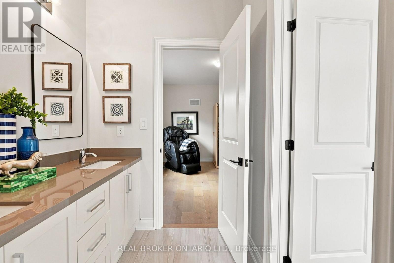 24 CEMETERY ROAD - Image 37