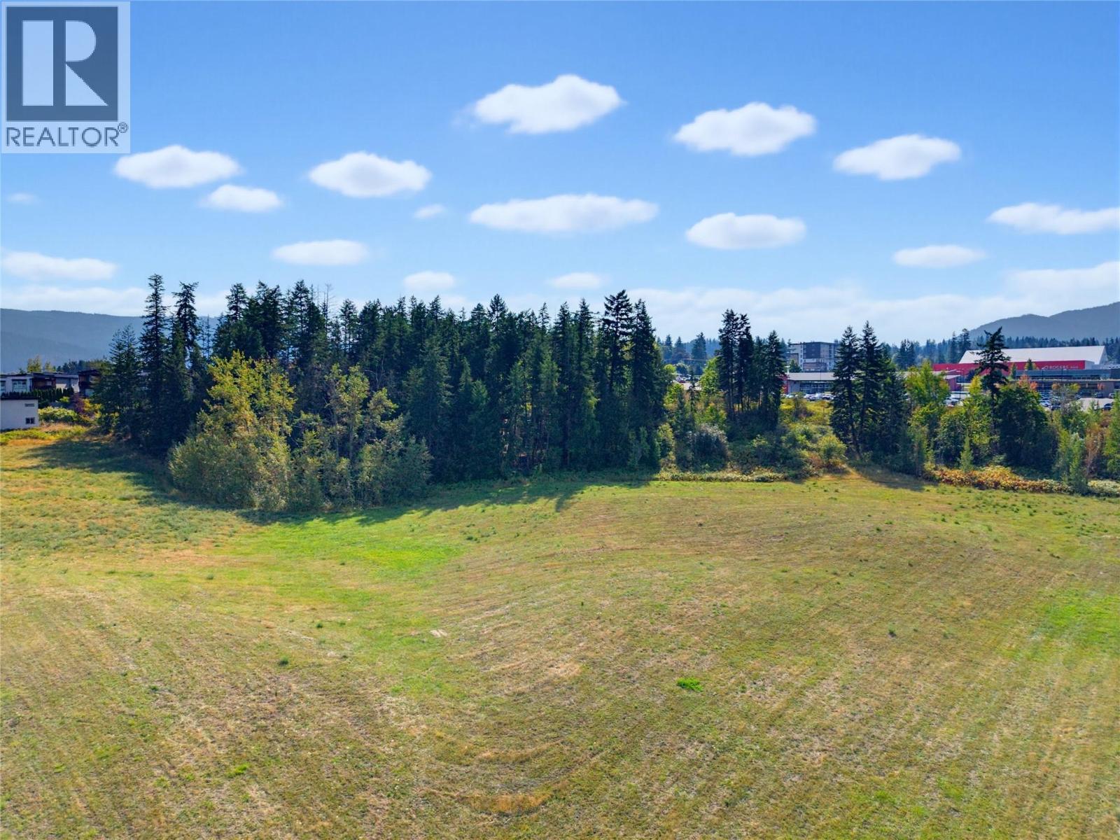  15 Avenue Northeast, Salmon Arm