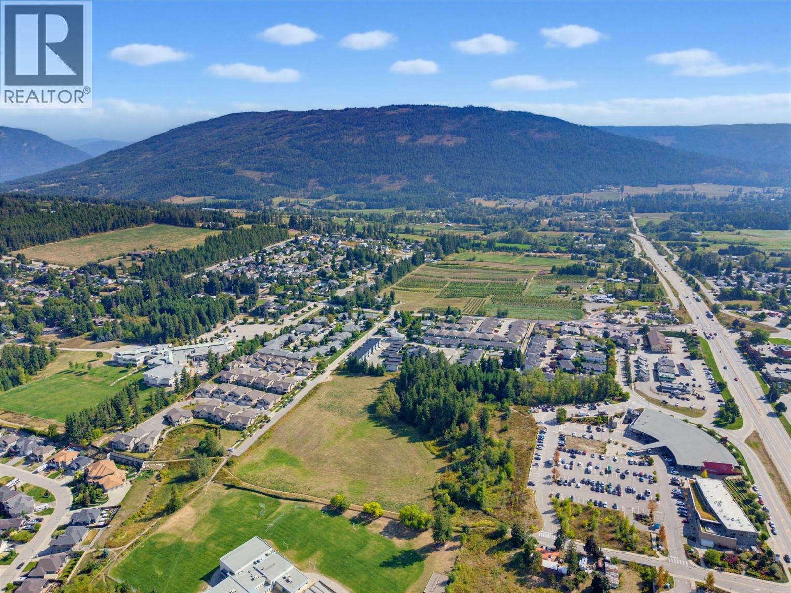  15 Avenue Northeast, Salmon Arm