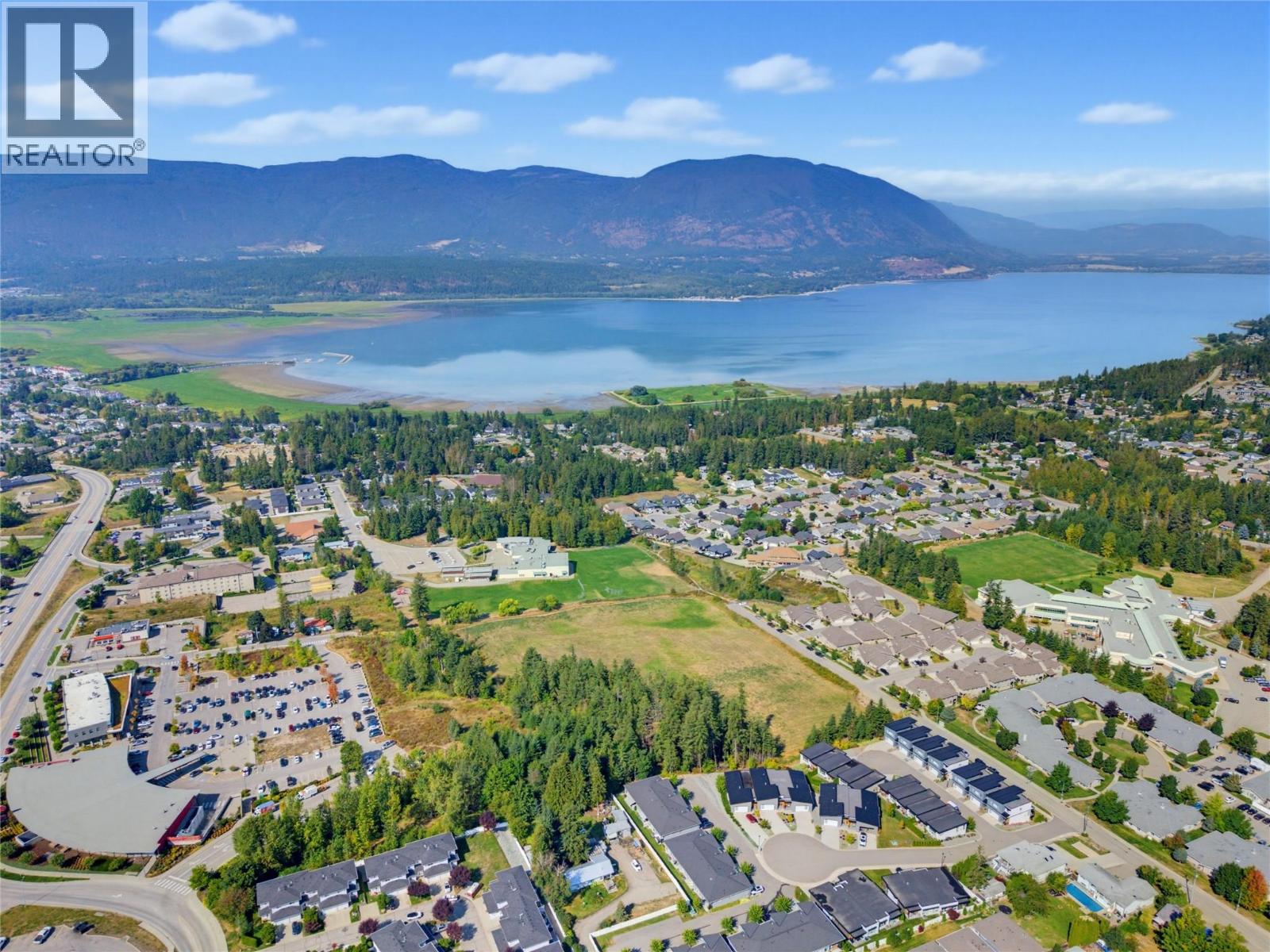  15 Avenue Northeast, Salmon Arm