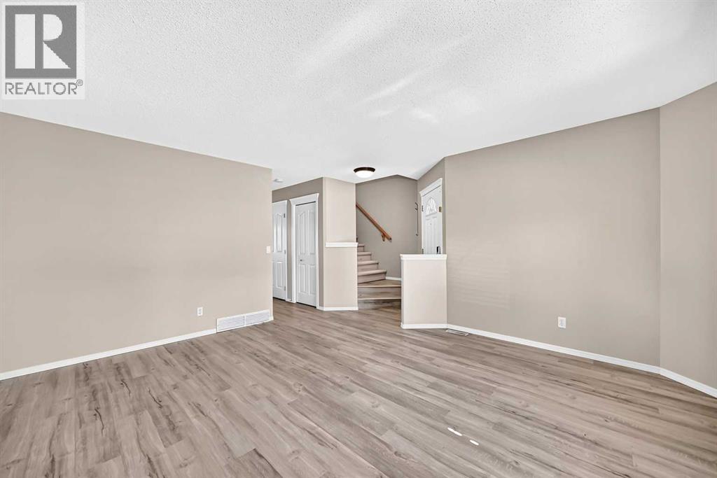 22 Cramond Crescent SE, Calgary — photo 8
